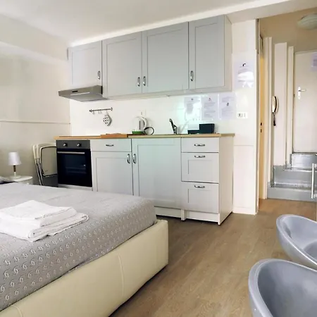 San Polo 1948 Centre *