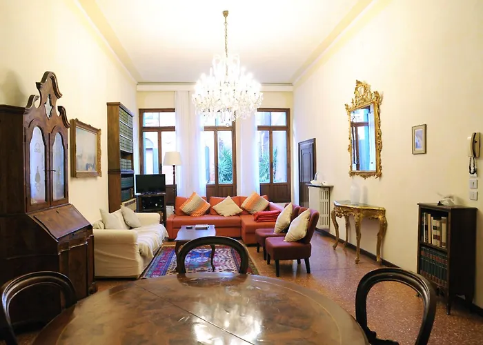 San Polo 1948 Centre *