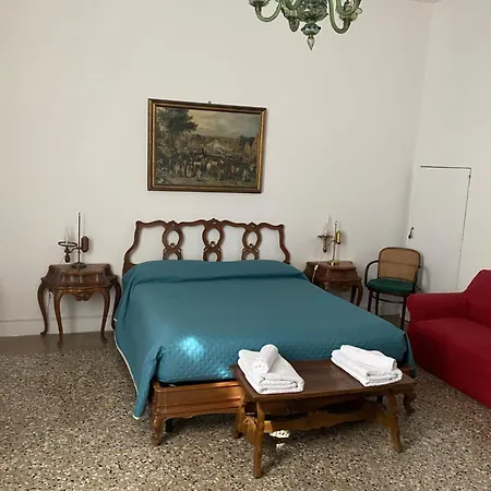 San Polo 1948 Centre *